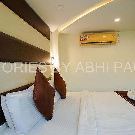 Sheldon Hotel Kolkata Bagian luar foto