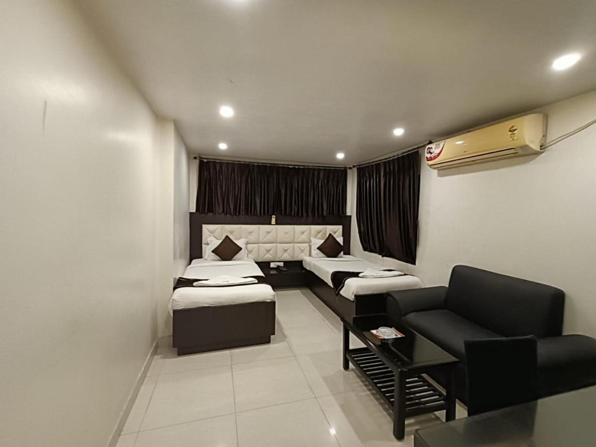 Sheldon Hotel Kolkata Bagian luar foto