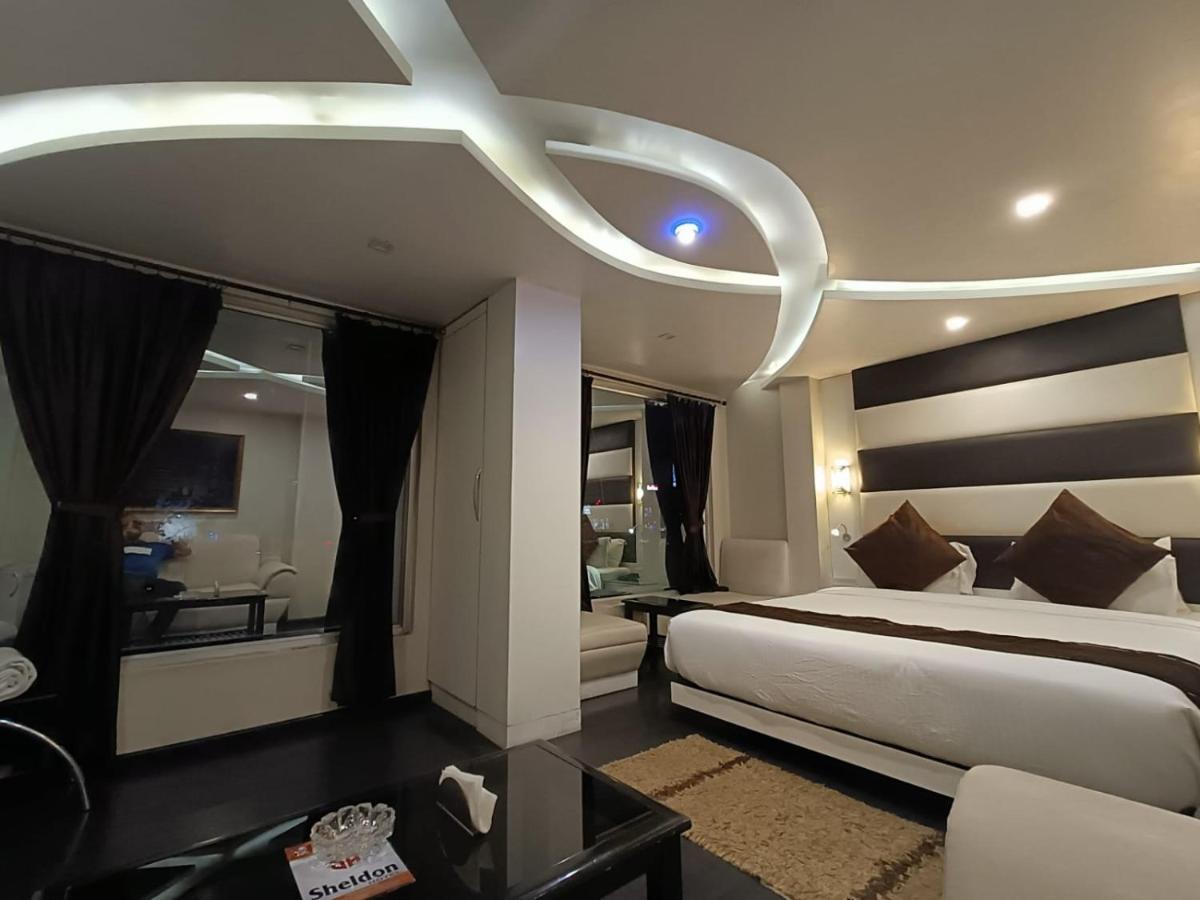 Sheldon Hotel Kolkata Bagian luar foto