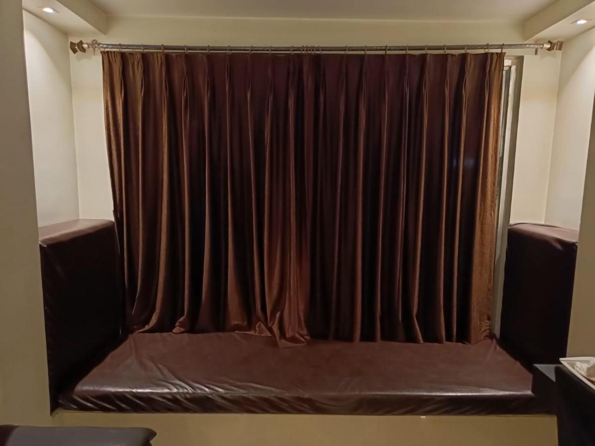 Sheldon Hotel Kolkata Bagian luar foto