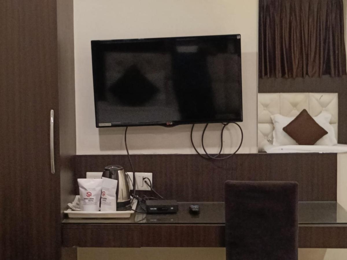 Sheldon Hotel Kolkata Bagian luar foto