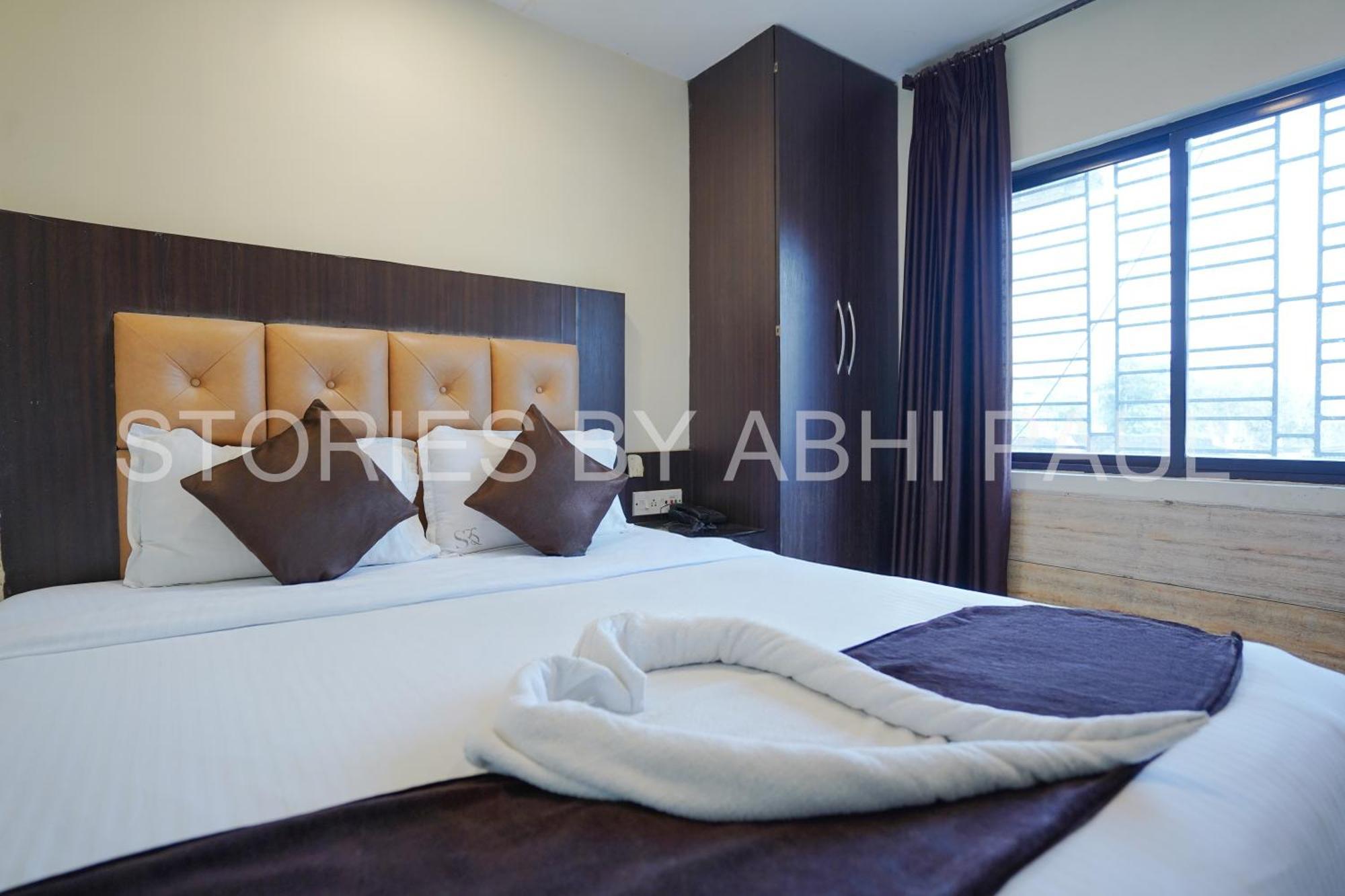 Sheldon Hotel Kolkata Bagian luar foto