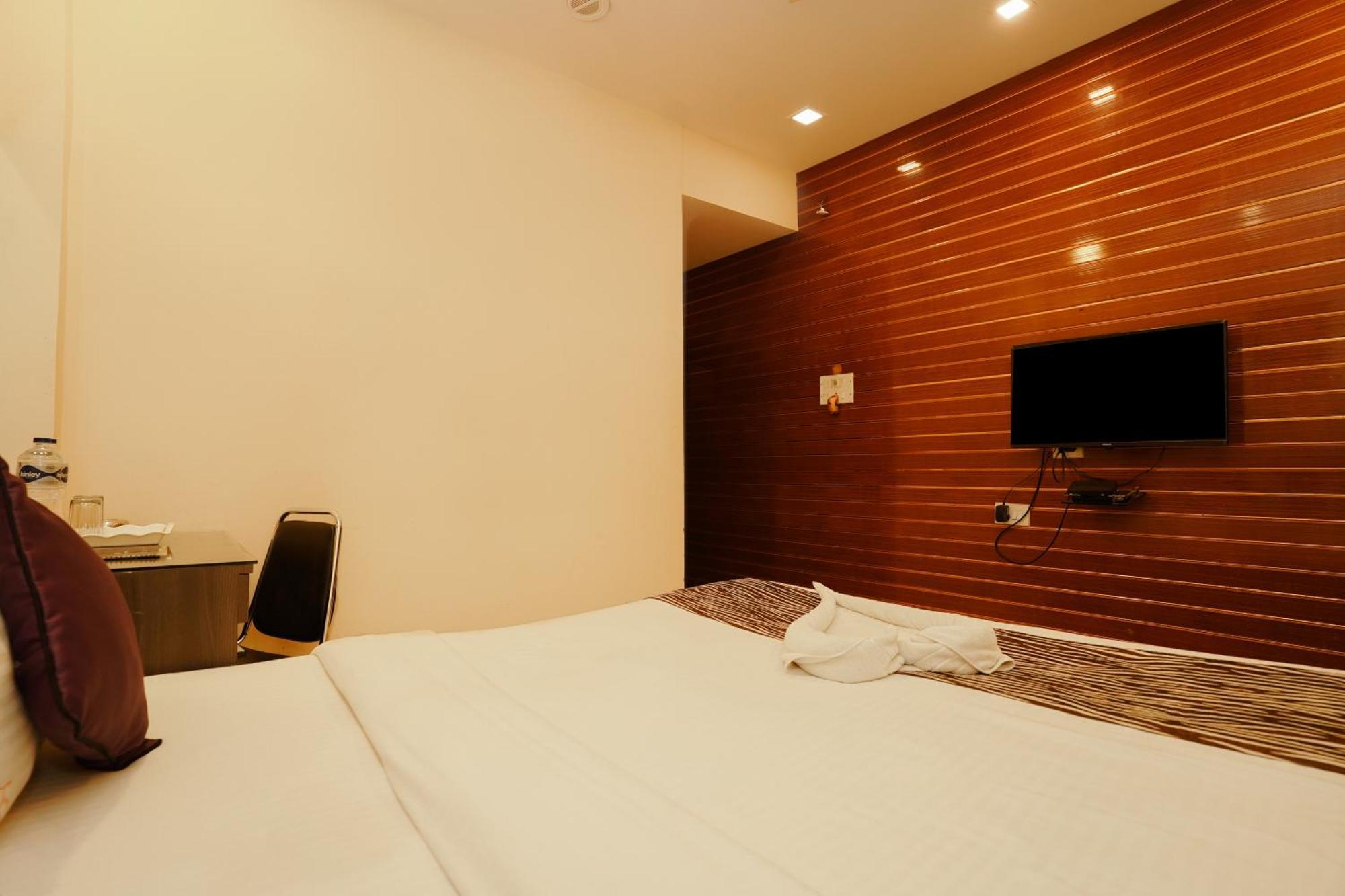 Sheldon Hotel Kolkata Bagian luar foto