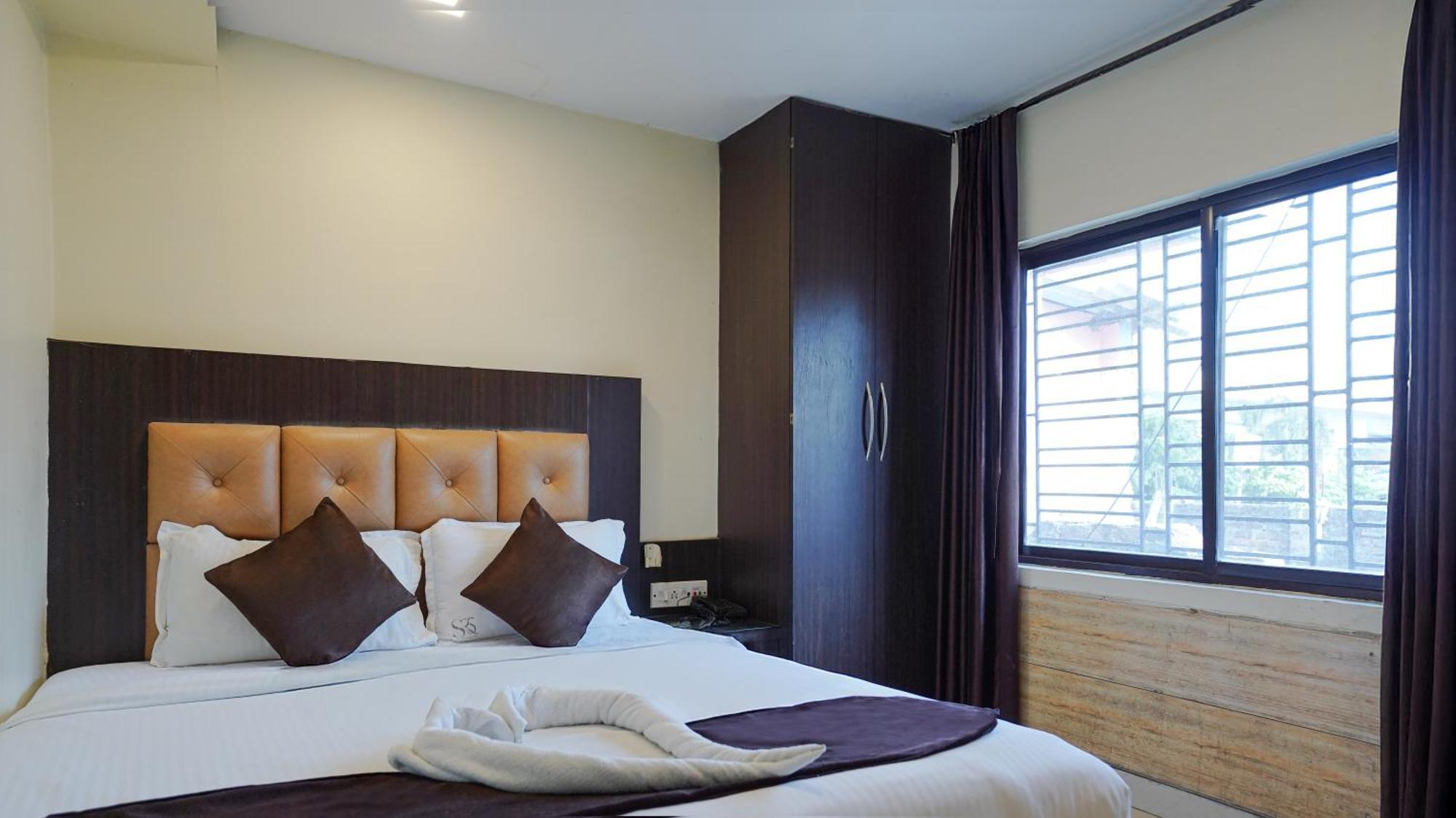 Sheldon Hotel Kolkata Bagian luar foto