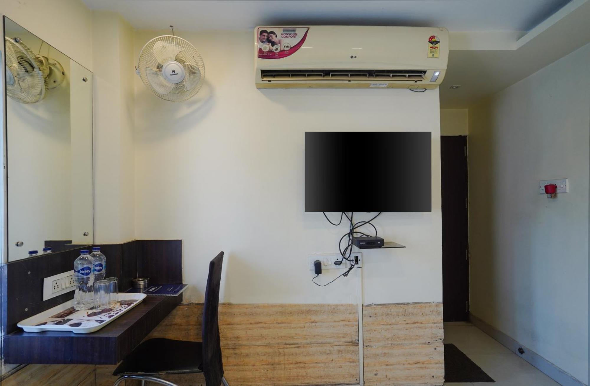 Sheldon Hotel Kolkata Bagian luar foto