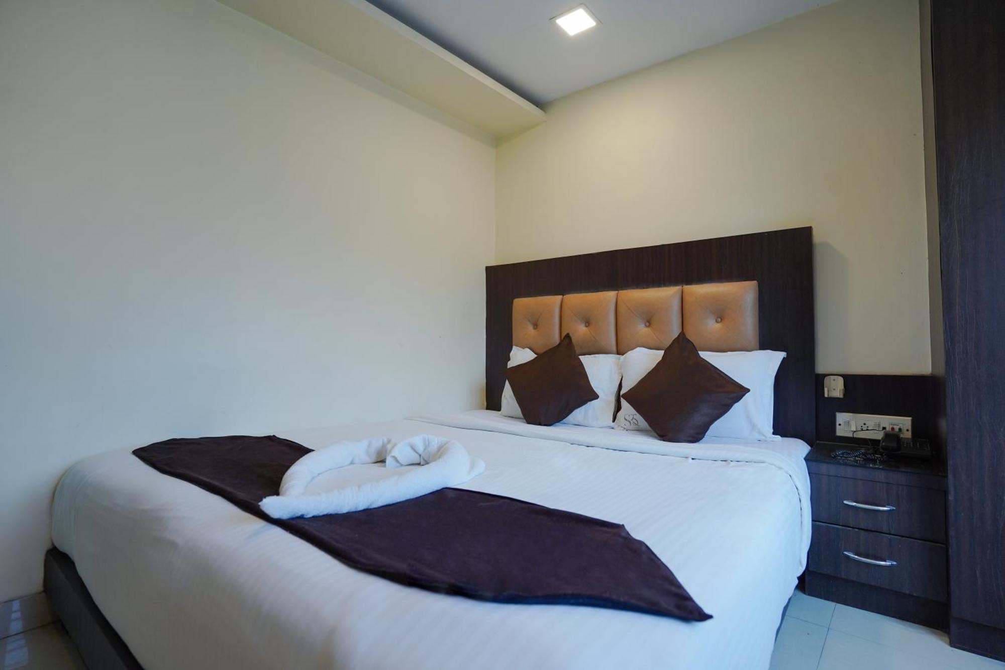 Sheldon Hotel Kolkata Bagian luar foto
