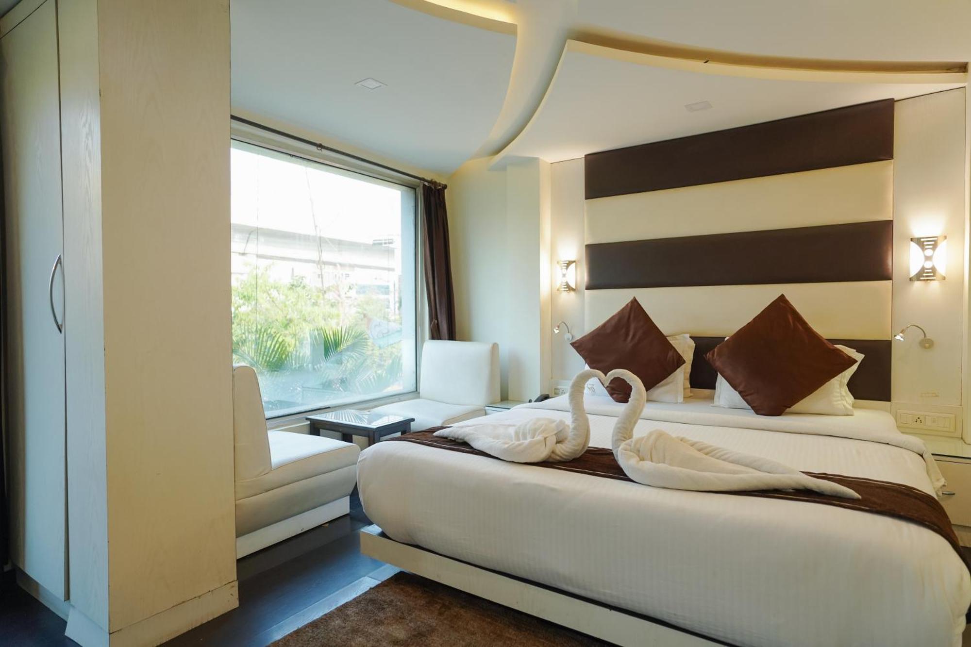 Sheldon Hotel Kolkata Bagian luar foto