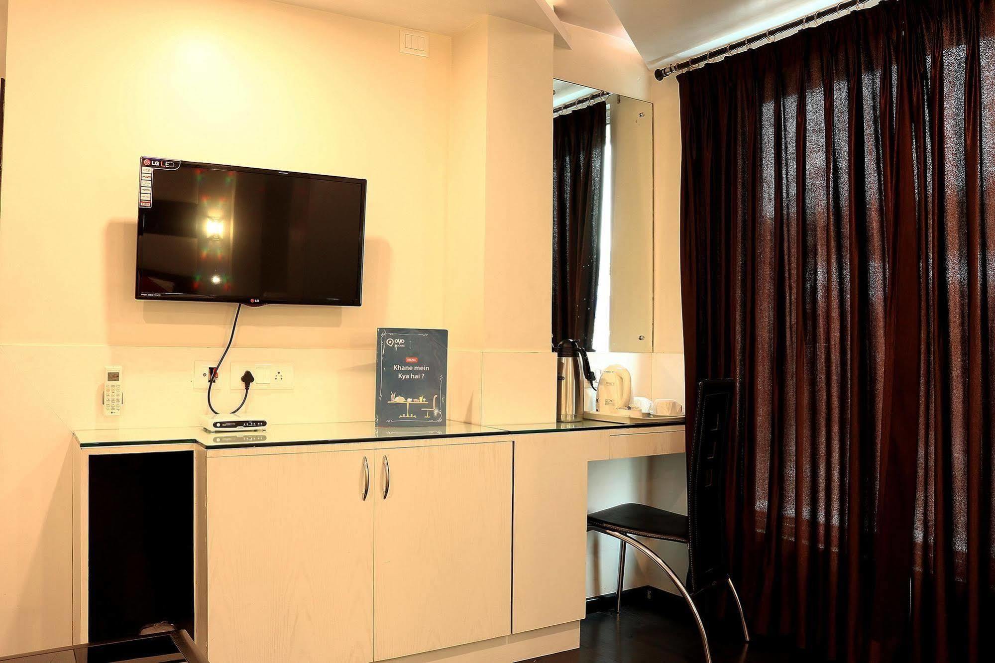 Sheldon Hotel Kolkata Bagian luar foto