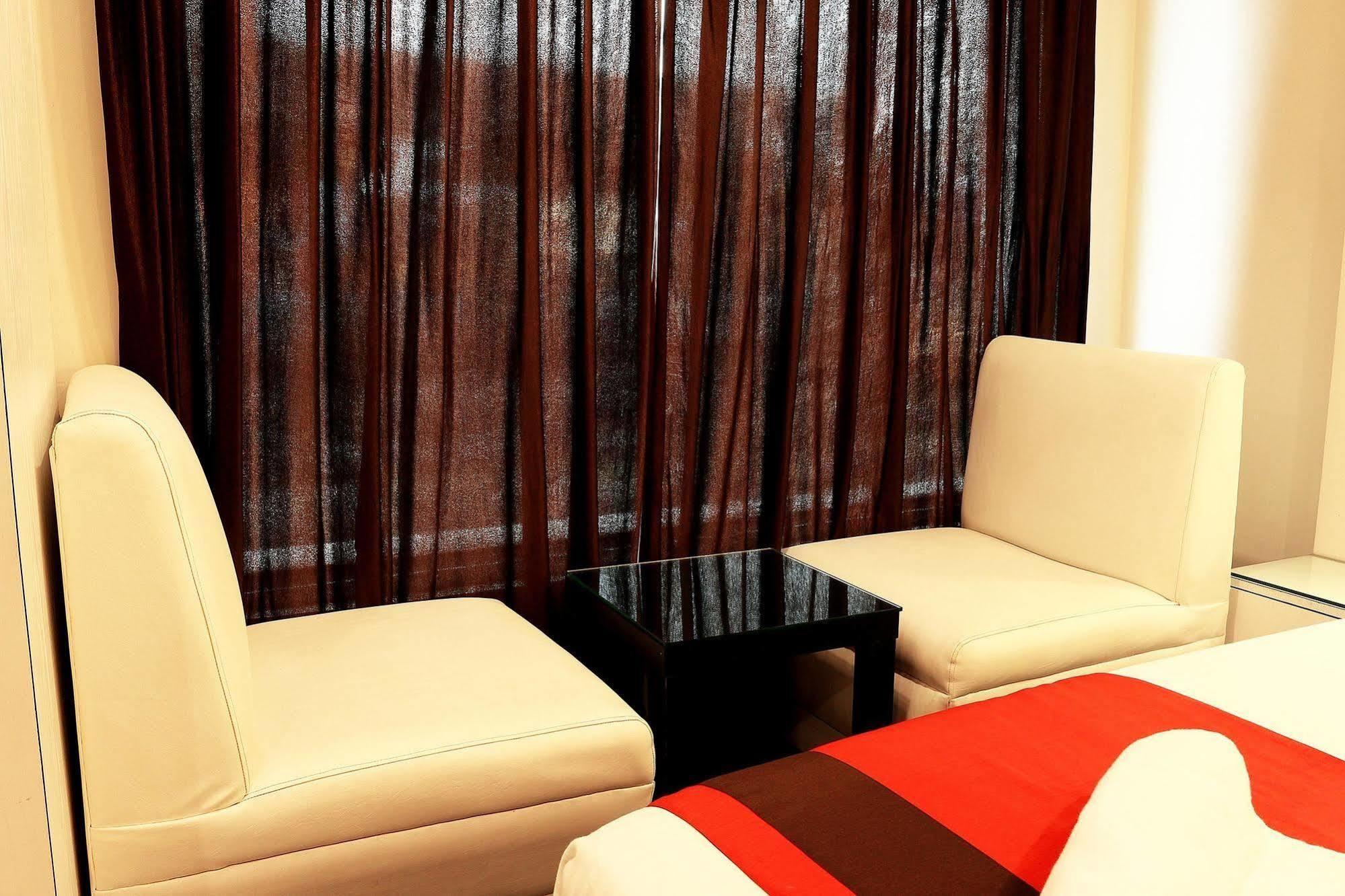 Sheldon Hotel Kolkata Bagian luar foto
