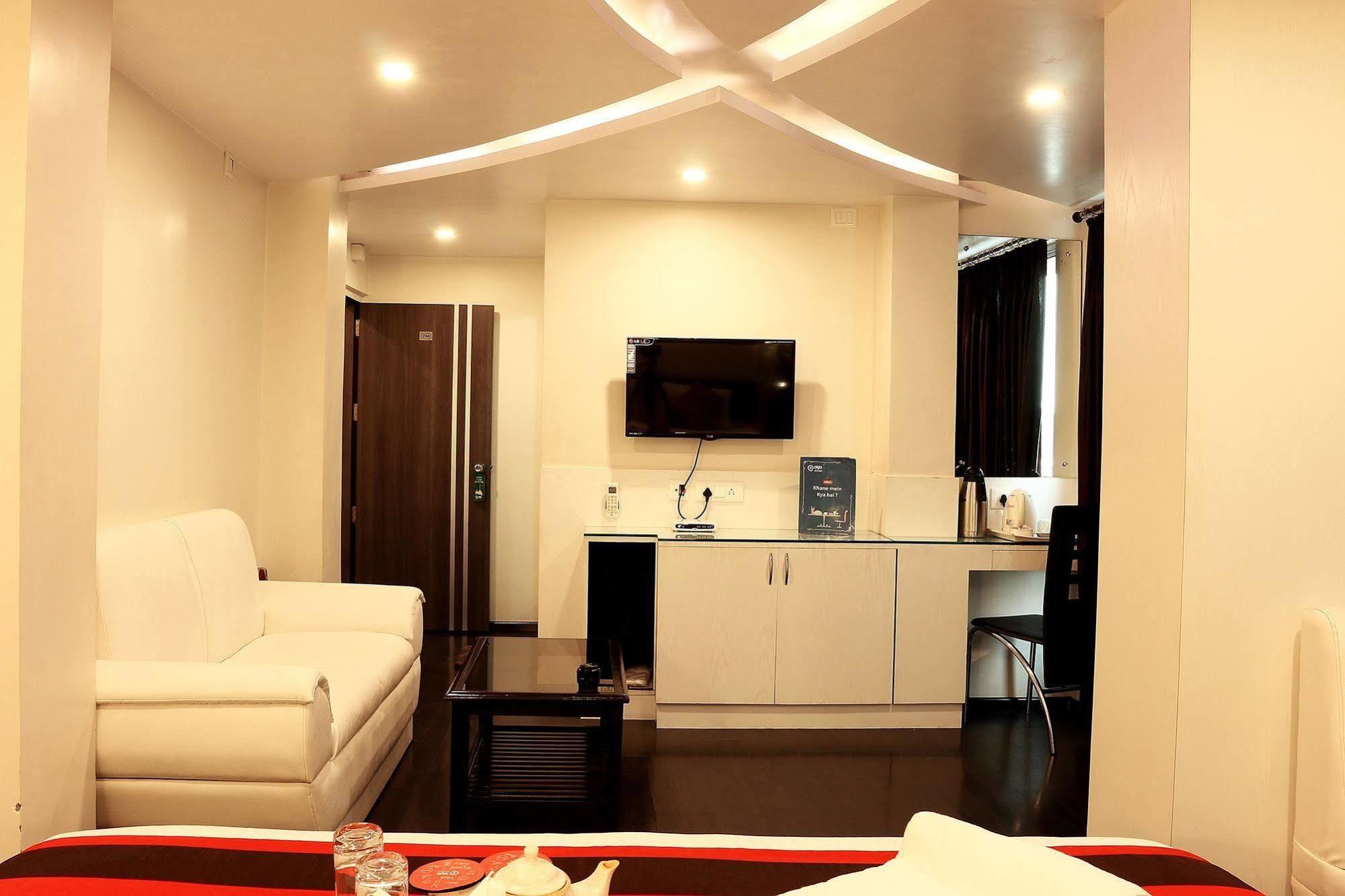 Sheldon Hotel Kolkata Bagian luar foto