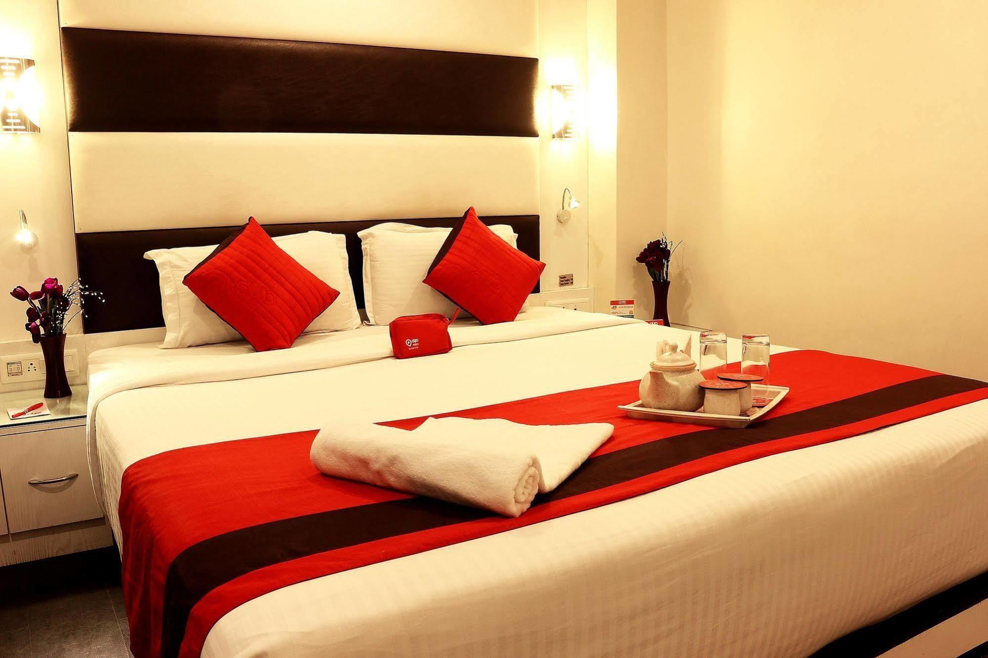 Sheldon Hotel Kolkata Bagian luar foto
