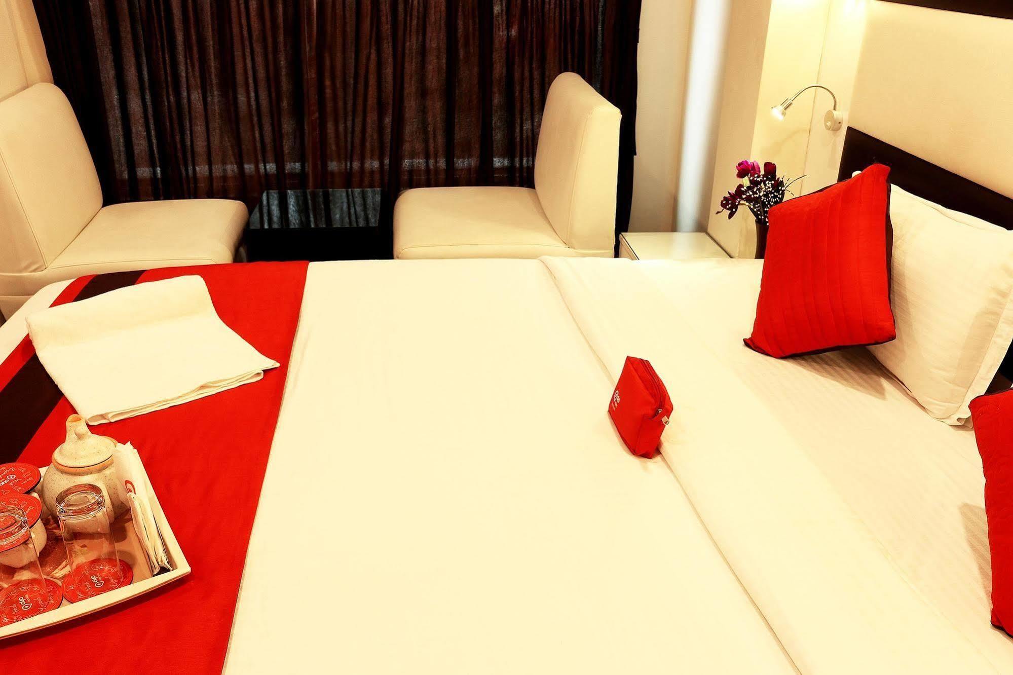 Sheldon Hotel Kolkata Bagian luar foto