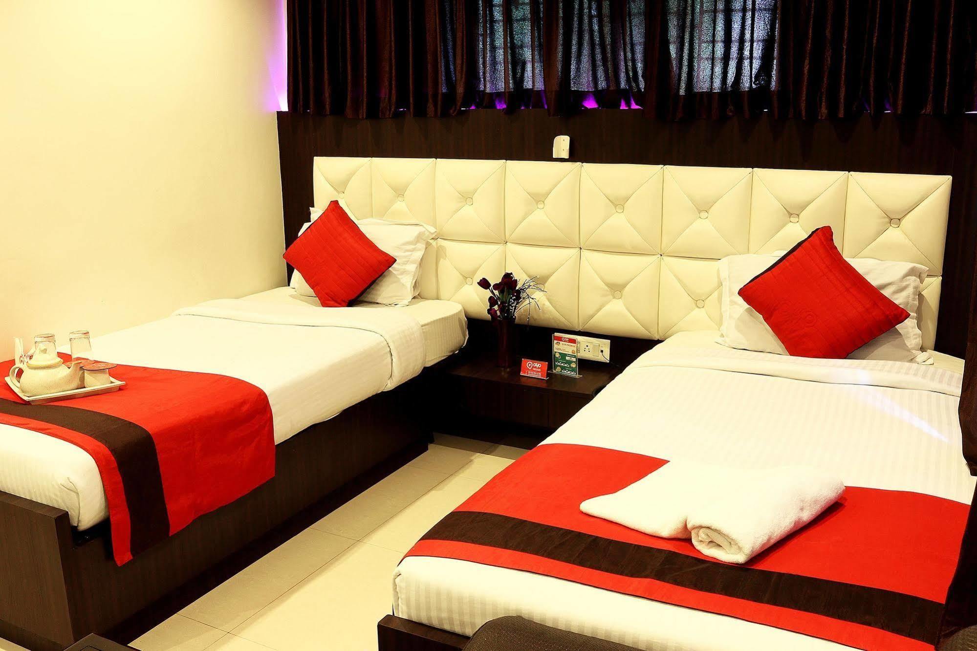 Sheldon Hotel Kolkata Bagian luar foto