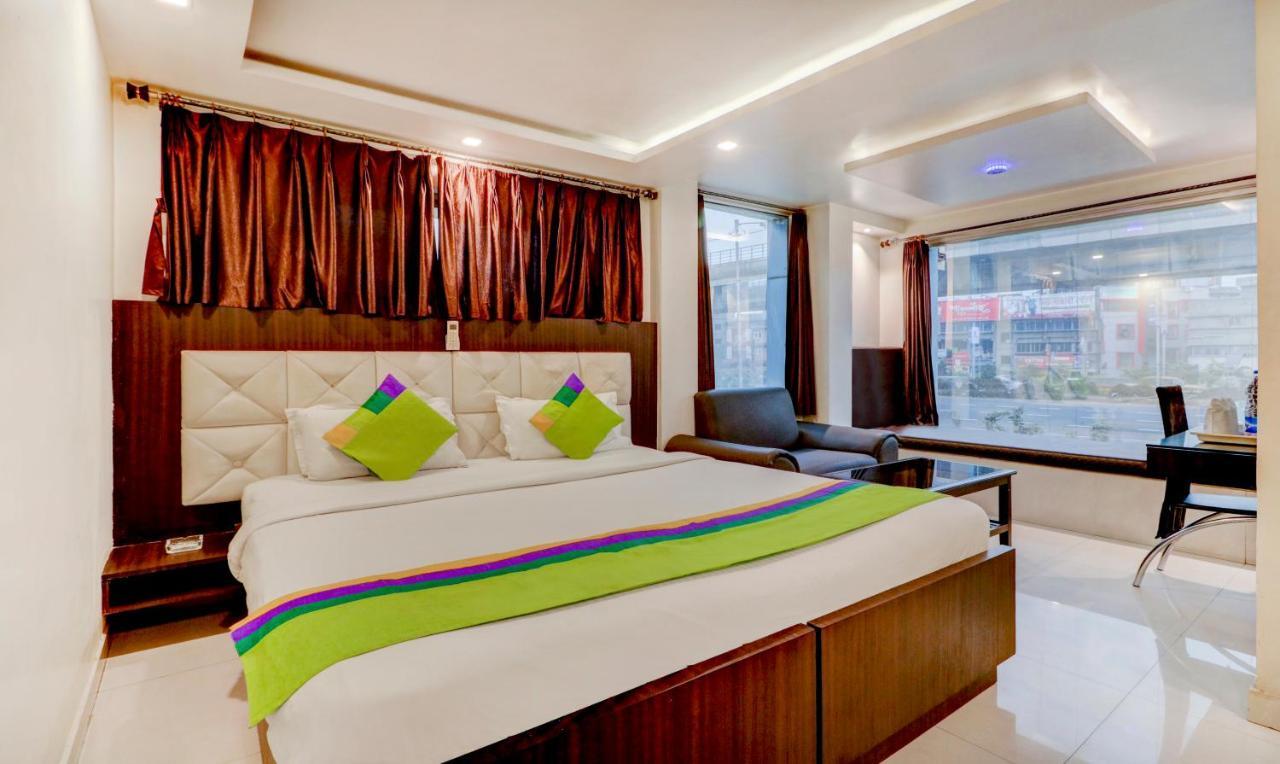 Sheldon Hotel Kolkata Bagian luar foto
