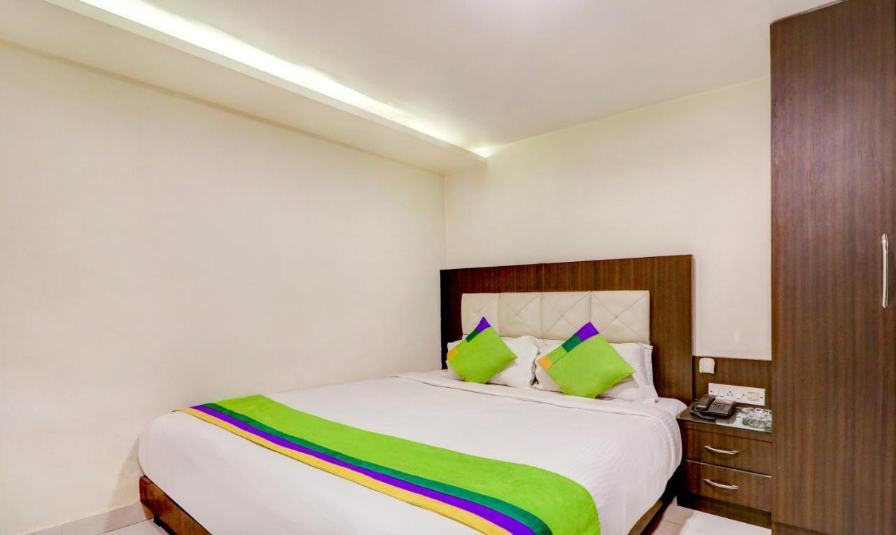 Sheldon Hotel Kolkata Bagian luar foto