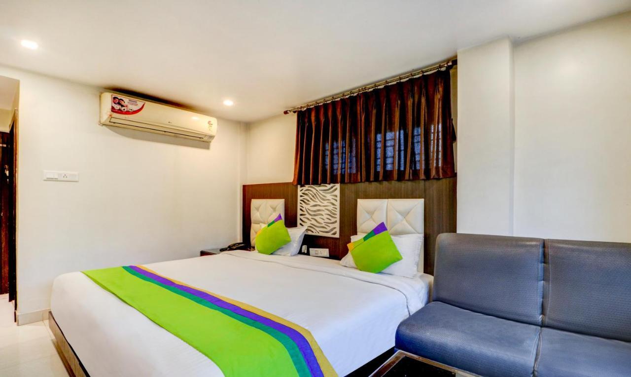Sheldon Hotel Kolkata Bagian luar foto