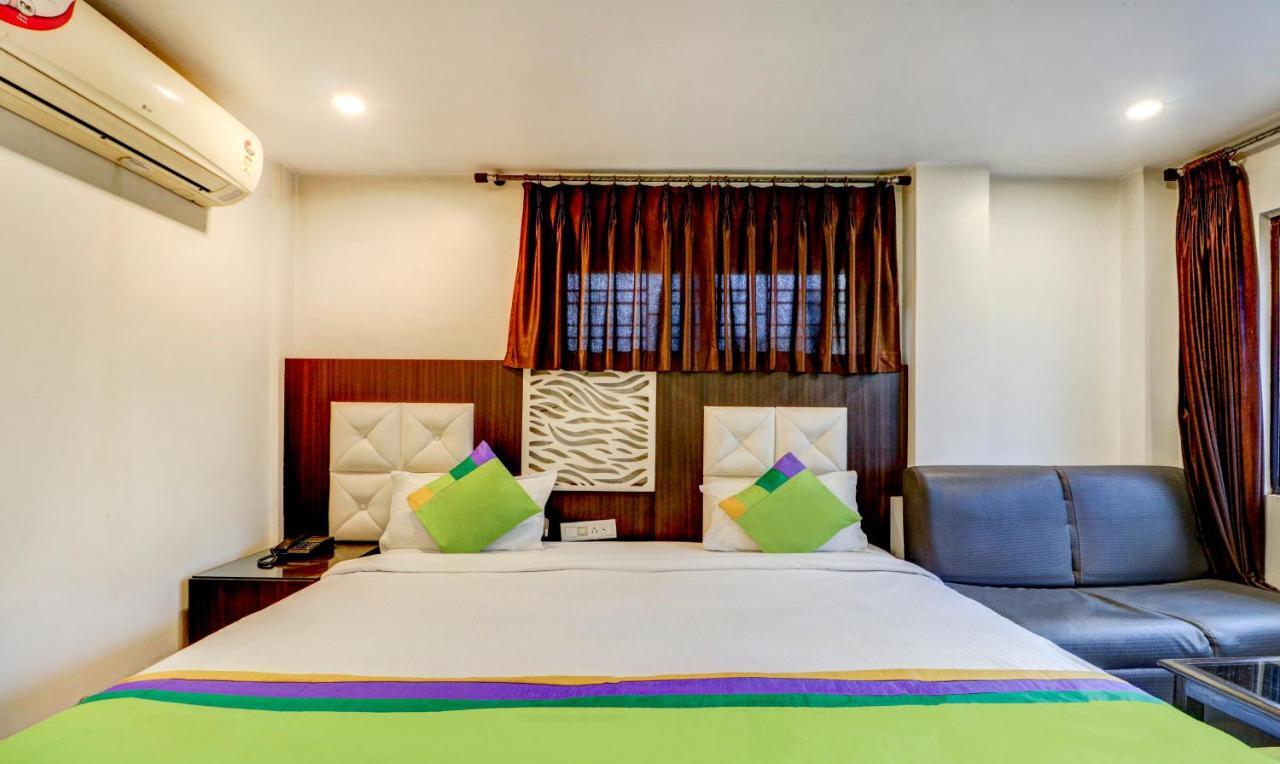 Sheldon Hotel Kolkata Bagian luar foto